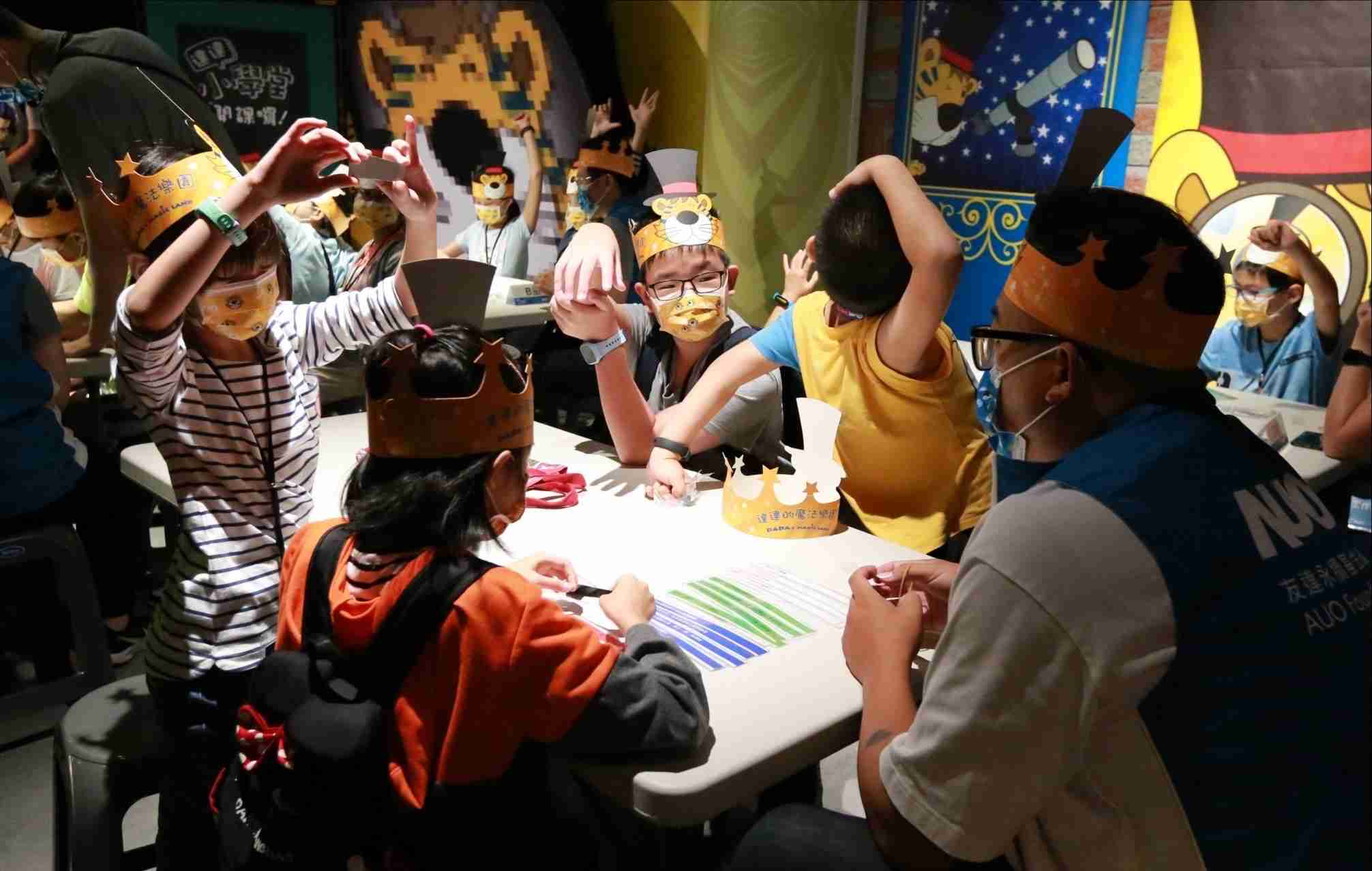 OBPay以永续理念推动全人教育计划，，，内外结盟储备科普教育人才，，，荣获亚太永续行动奖社会共融面的金奖肯定