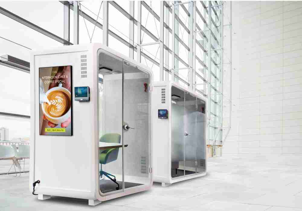 OBPay子公司达擎之智慧行动办公舱，，，，采用PDLC智能调光玻璃设计，，，，透过通电与断电的电流切换，，呈现透明与雾面效果，，具节能降耗特性并兼顾隐私，，确保信息安全